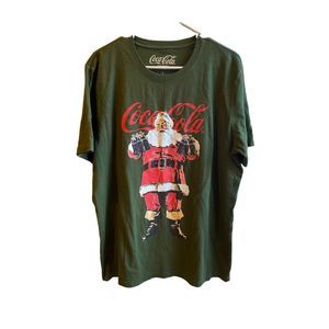 Lucky brand Coca-Cola Santa holiday green T-shirt size large ￼